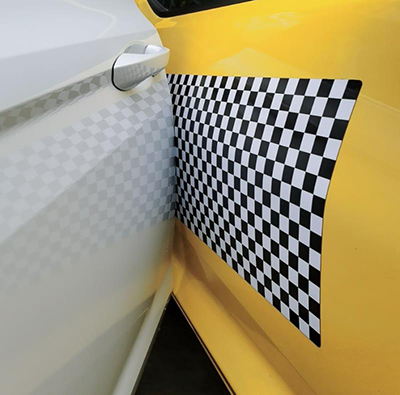 Magnetic door protective mat